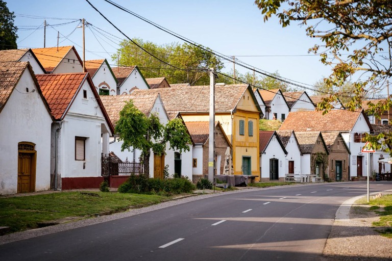 Te hányas szám alatt laksz? Ezek a házszámok vonzzák a pénzt és a bajt is