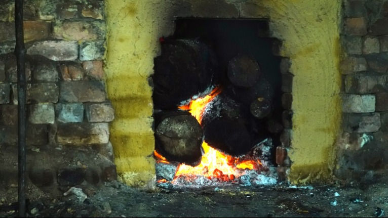 Súlyos hírt kapott, aki fával fűtene 2025 telén: eddig nem látott krízis van kilátásban