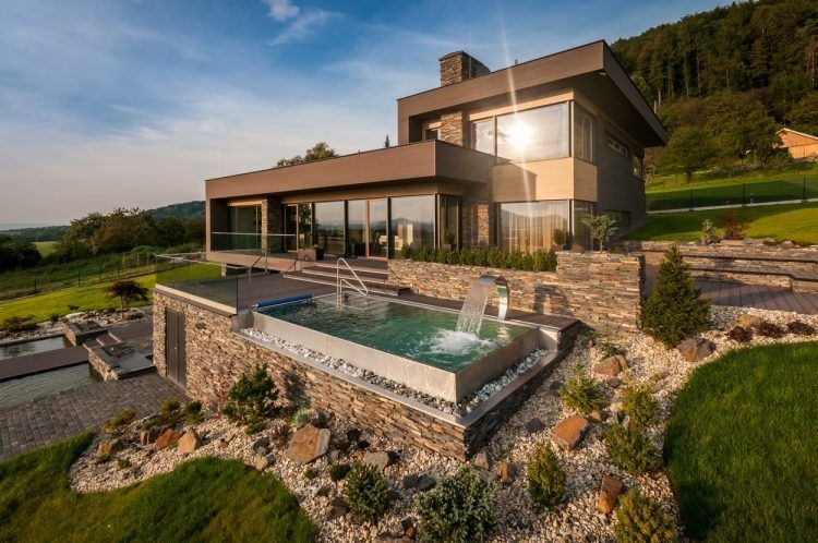 Egyetlen nap alatt a fenekére vert 80 milliónak a magyar sztárpár, kiderült, mire költötték