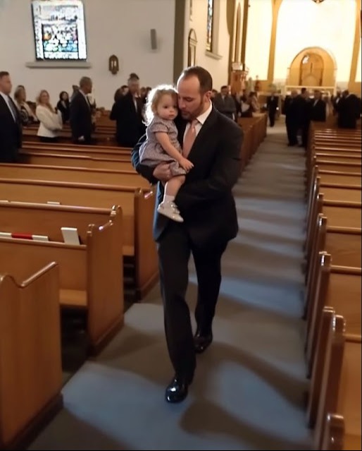 Az esküvői szertartásunkon a vőlegényem egy kisgyermekkel lépett be a templomba, aki pont...