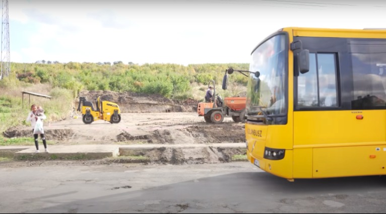 Döbbenetes riport: "Nekünk jó Orbán!" – a legszegényebbek a legfideszesebbek. A csereháti falvakban az embereket koldusszegénnyé tette a az elmúlt bő egy év drágulása – derül ki a 444.hu helyszíni riportjából.