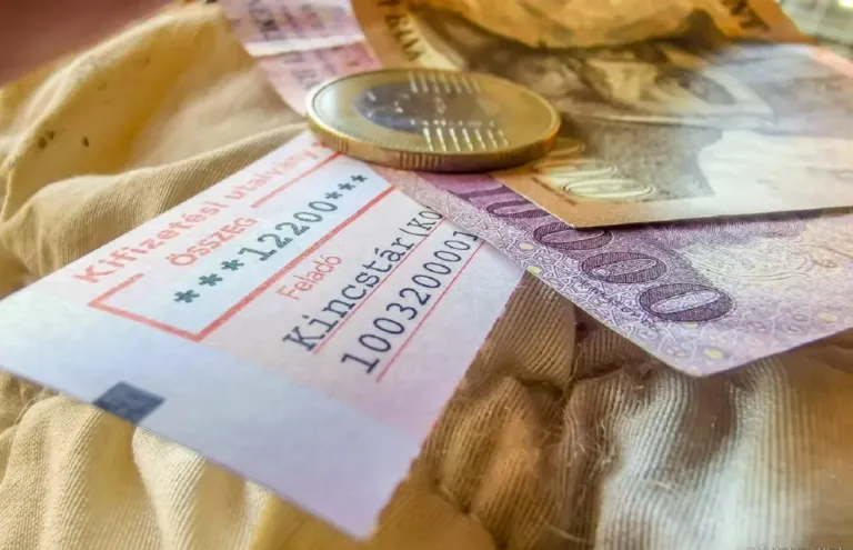 Jön a dupla családi pótlék! Íme Magyar Péter rendkívüli bejelentése