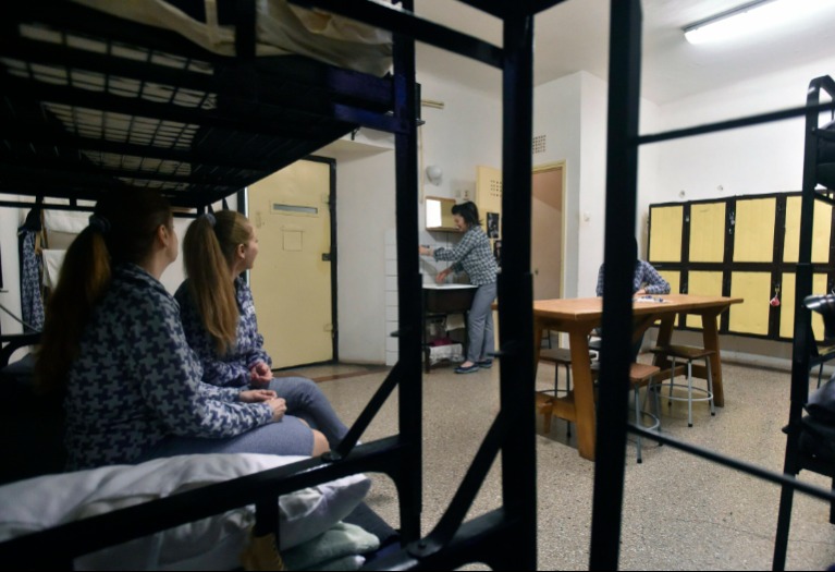 A tököli börtön egykori szülésznője: „Itt nemcsak neve, ruhája sem volt a vajúdó nőknek”