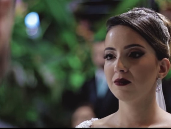 Döbbenet mit tett a vőlegény az esküvőn! Az egyik vendégre mutatott...