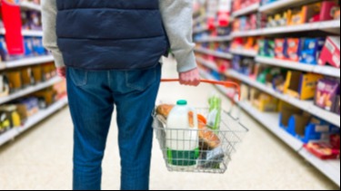 Extra kedvezményt kapnak a nyugdíjasok ezekben az áruházakban